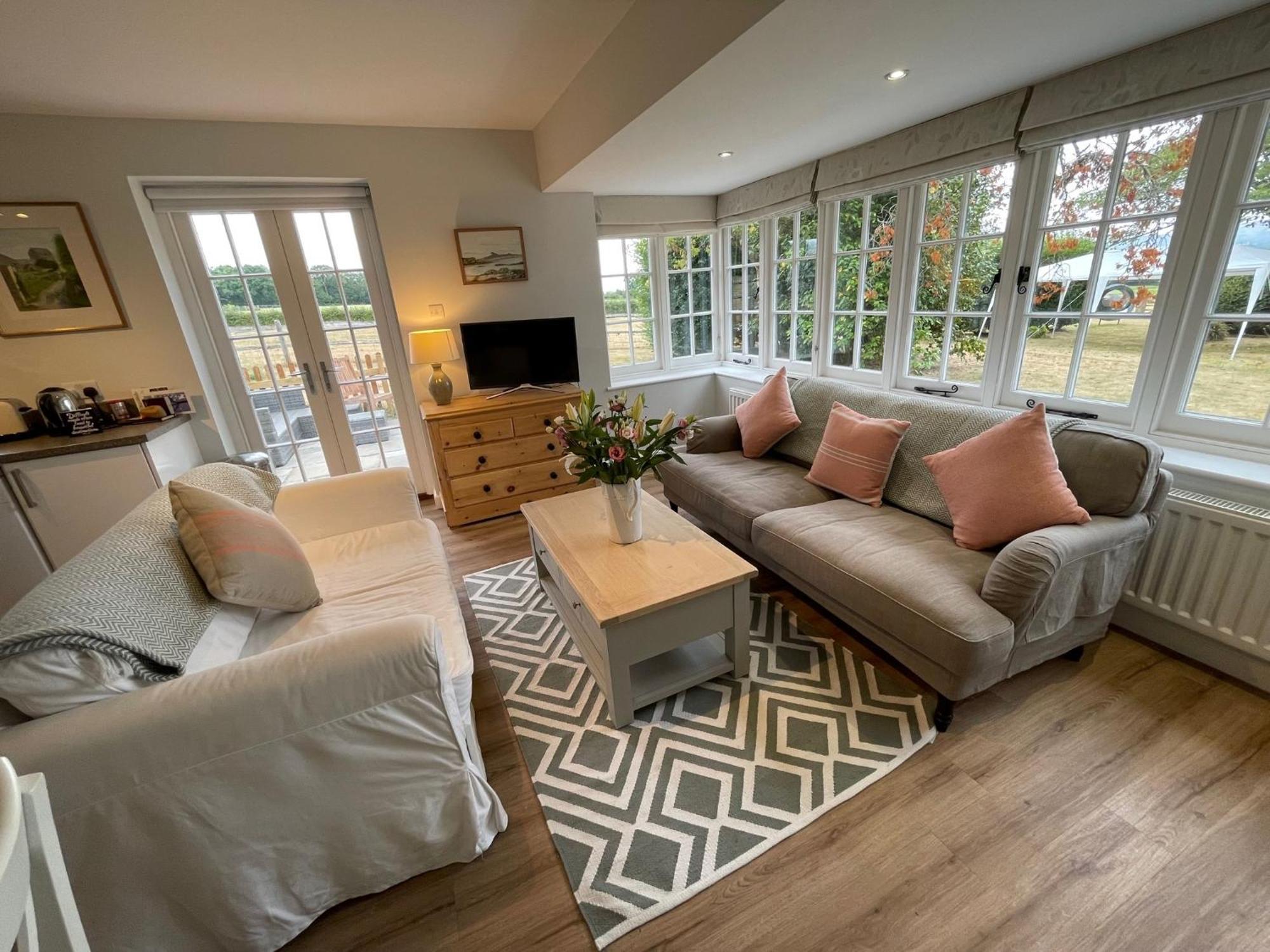 Garden Flat Near Goodwood With Stunning Views Apartment ปีเตอร์สฟิลด์ ภายนอก รูปภาพ