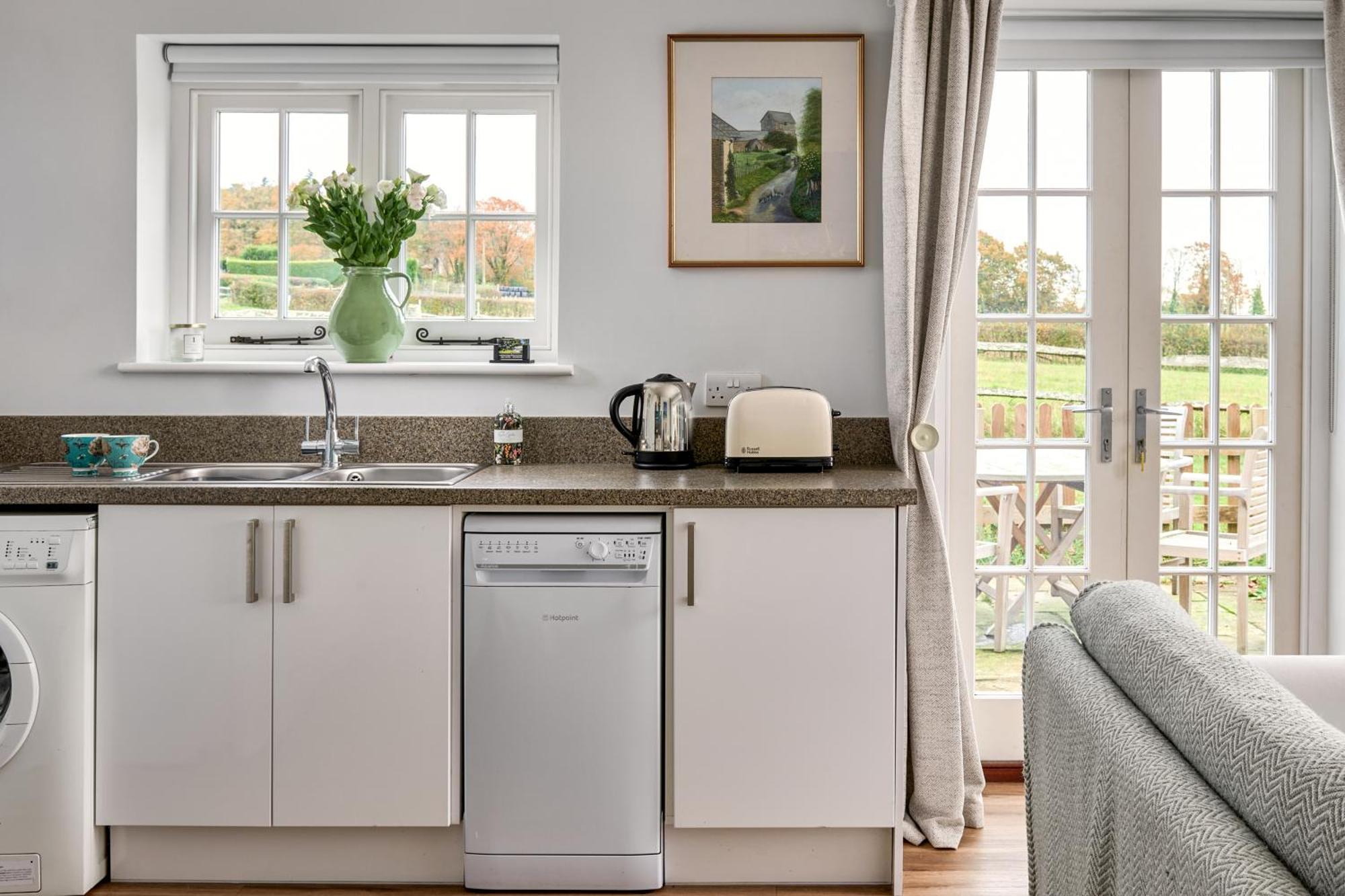 Garden Flat Near Goodwood With Stunning Views Apartment ปีเตอร์สฟิลด์ ภายนอก รูปภาพ